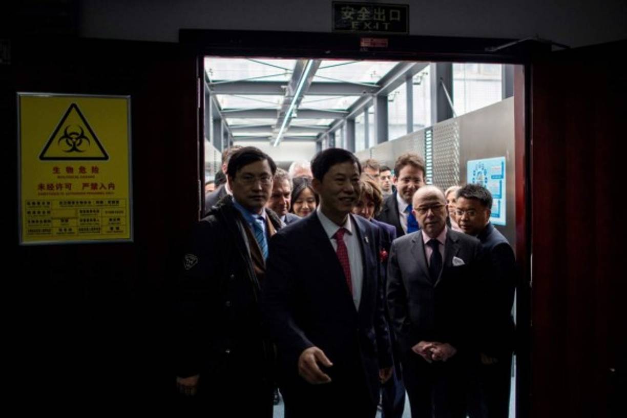 El gobierno estadounidense afirma que no descarta que el nuevo coronavirus haya salido de un laboratorio de Wuhan que estudia tipos de coronavirus en murciélagos.