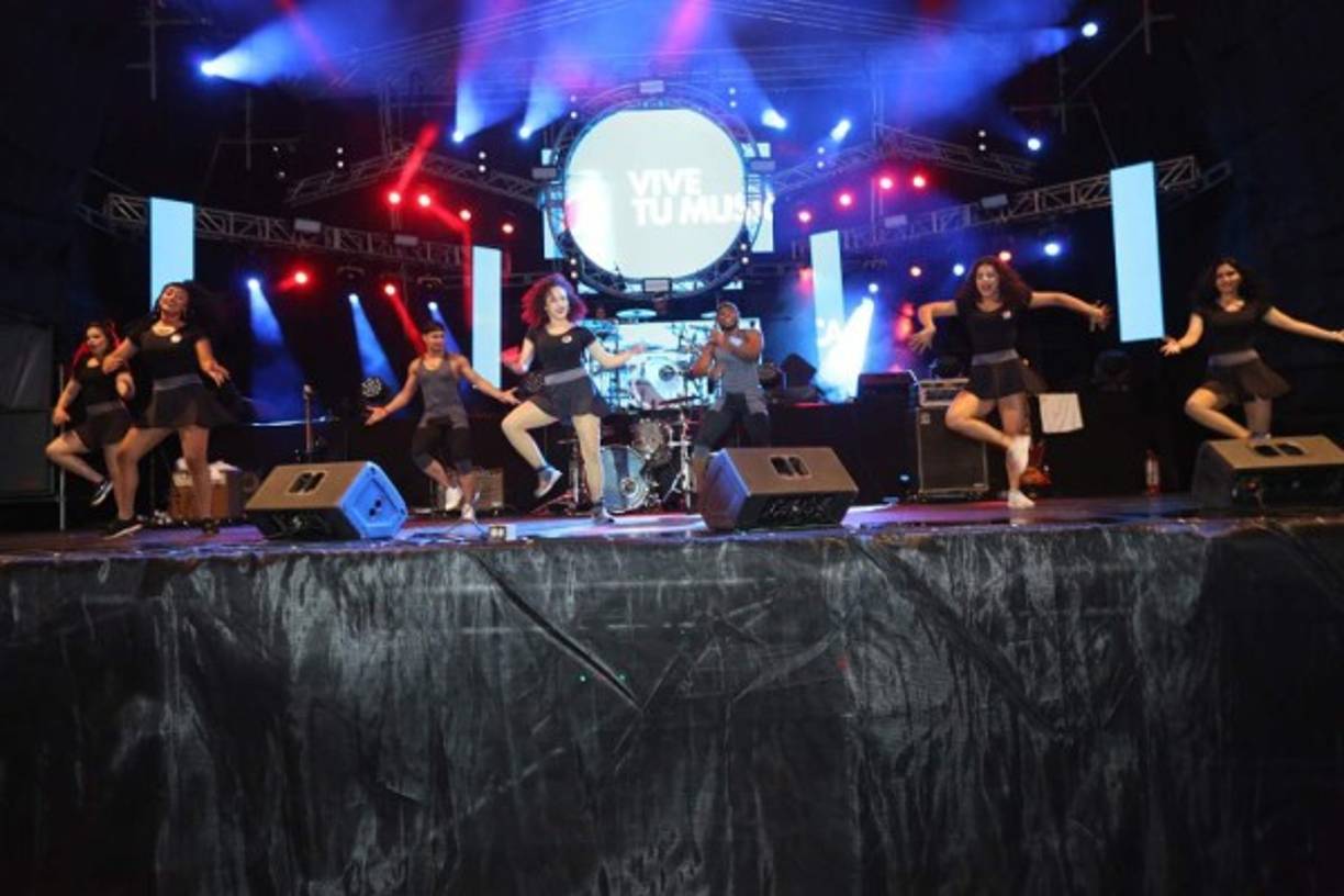 El Team Pepsi ha puesto el ambiente en la Plaza Juniana.