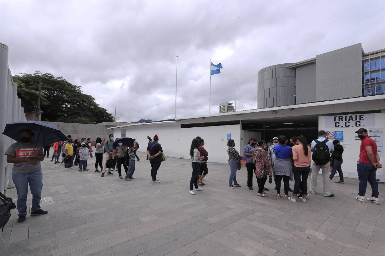 El covid-19 estaría dejando al menos un muerto diario, según las mismas fuentes, por lo que han reiterado a la población que retome las medidas de protección y que se vacunen quienes todavía no lo han hecho.