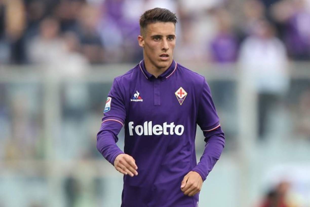 Según GianlucaDiMarzio.com, la Fiorentina descartó ejecutar la opción de compra pactada con el Barcelona por Cristian Tello. El jugador formalmente regresa al club catalán, que no cuenta con sus servicios para el próximo proyecto.