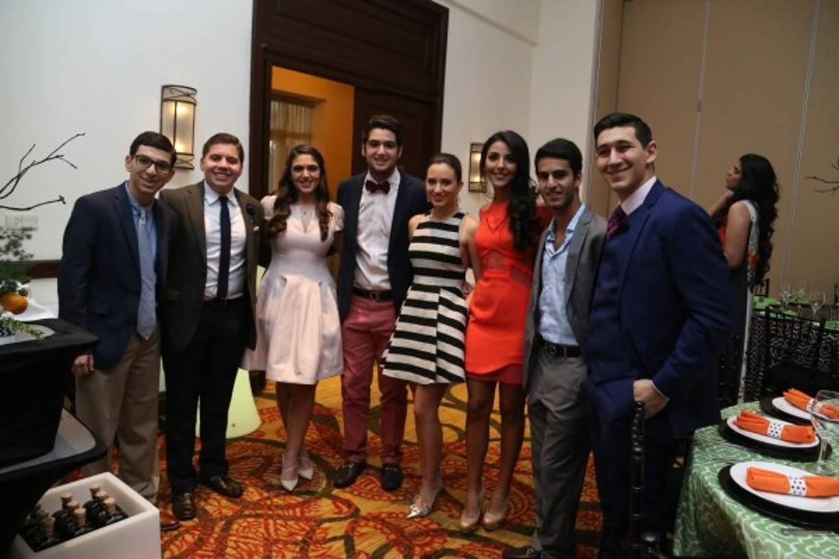 Mario Faraj, Eduardo Panayotti, Máyida Yacamán, Juan Pablo Sabillón, Camille Hawit, Ariana Boadla, Faris Andonie y Mario Kafati.