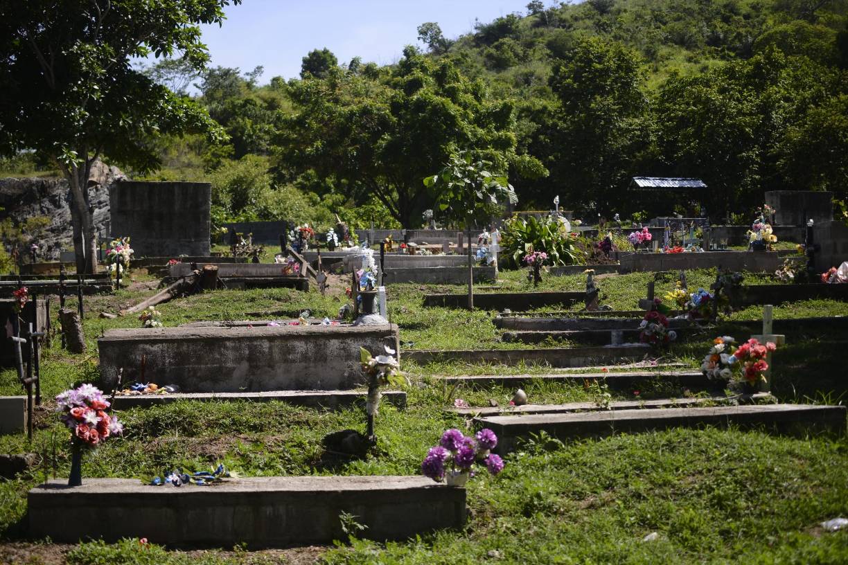 Cientos de víctimas que desaparecen y terminan muertas, o terminan en cementerios comunes, en nichos o nunca son encontradas 