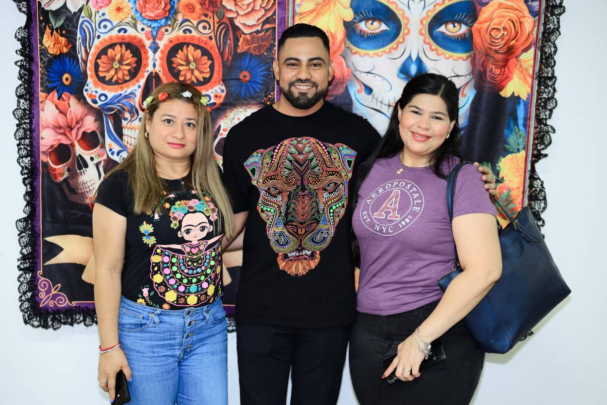 Marbella Gutiérrez, Acxell Rodríguez y Stephanie Santos