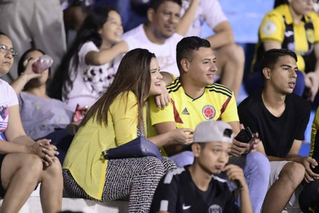 Buen ambiente se vivió en los estadios de Honduras.