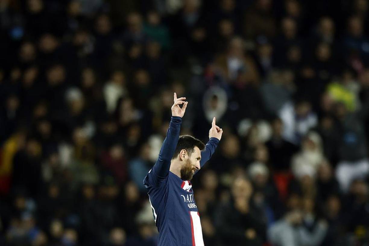 Leo Messi se notó muy alegre en su regreso a la Parque de los Príncipes, después de casi dos meses de no jugar con el PSG.