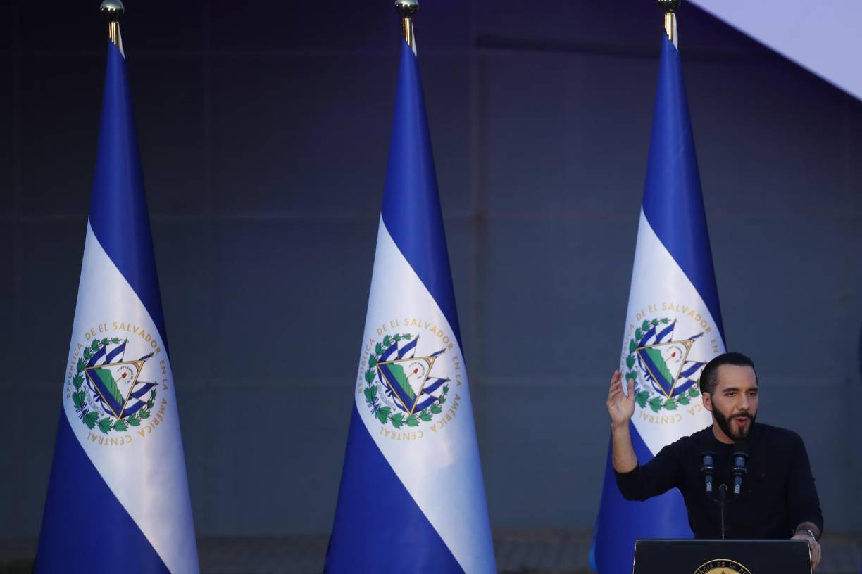 El mandatario salvadoreño alimentó este jueves las especulaciones en Venezuela tras publicar una historia en sus redes sociales. 