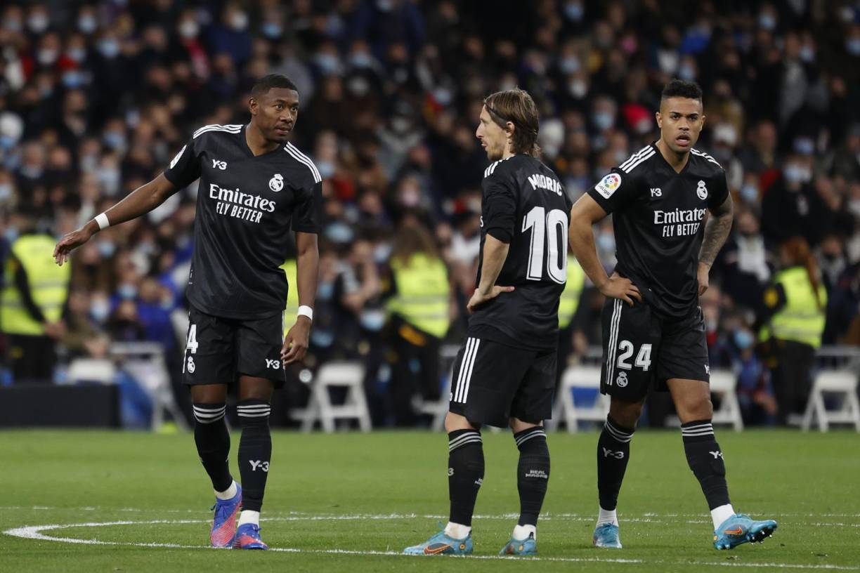 El austriaco David Alaba, el croata Luka Modric y Mariano, lucieron impotentes tras ver el resultado.