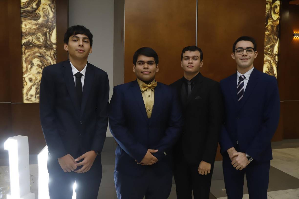 Santiago Zapata, Alessandro Martínez, Carlos Altamirano y Jason Andrade