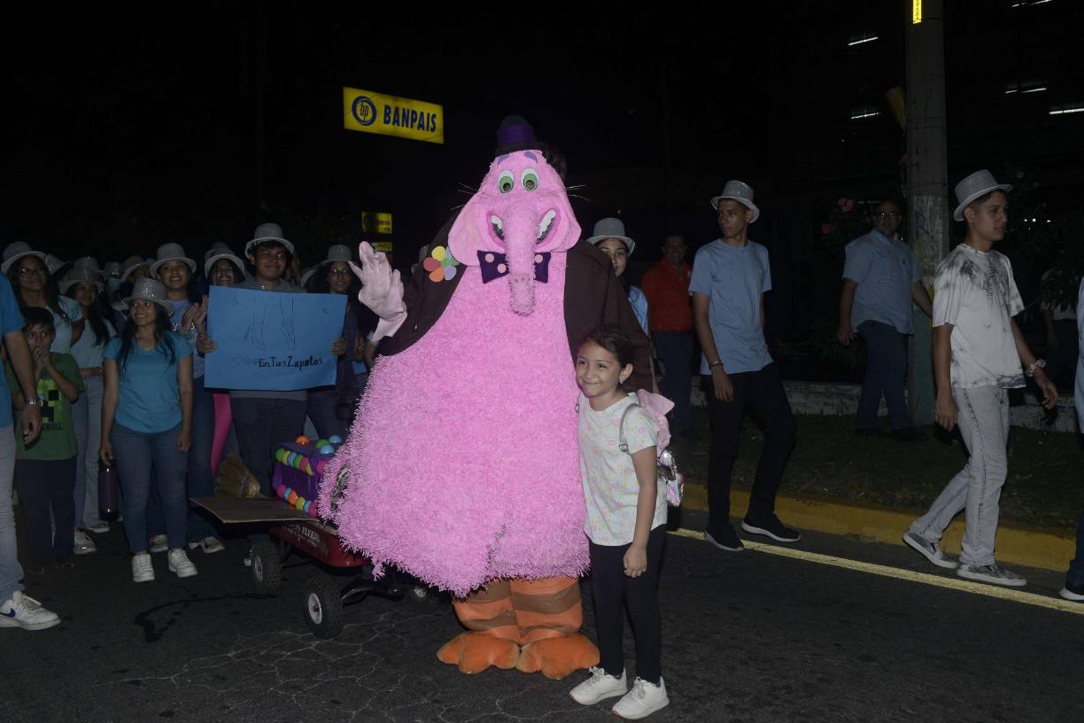 Divertidos disfraces fueron el deleite de los más pequeños