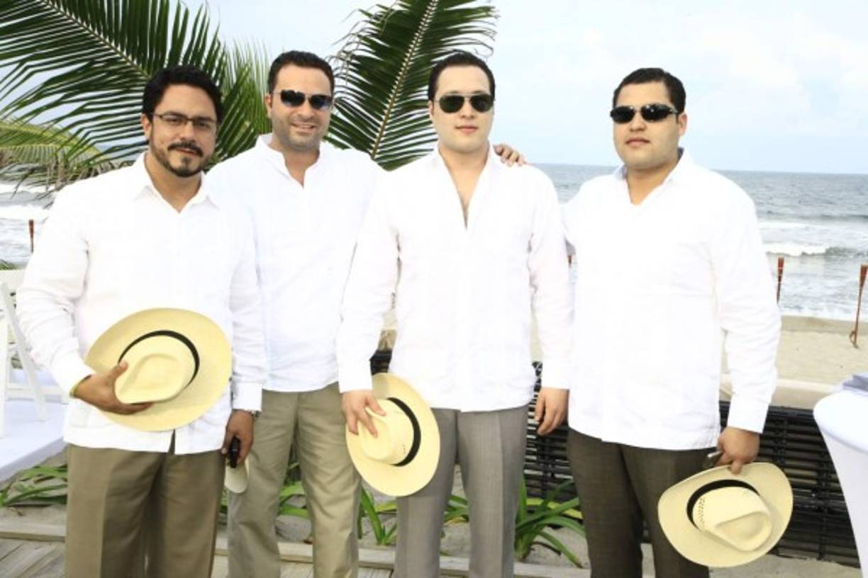 Alex Flores, Andrés Alvarado, Nelson Alvarado y José María Zabala