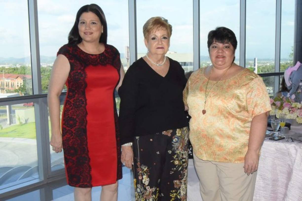 Mónica y Gella Wolozny.