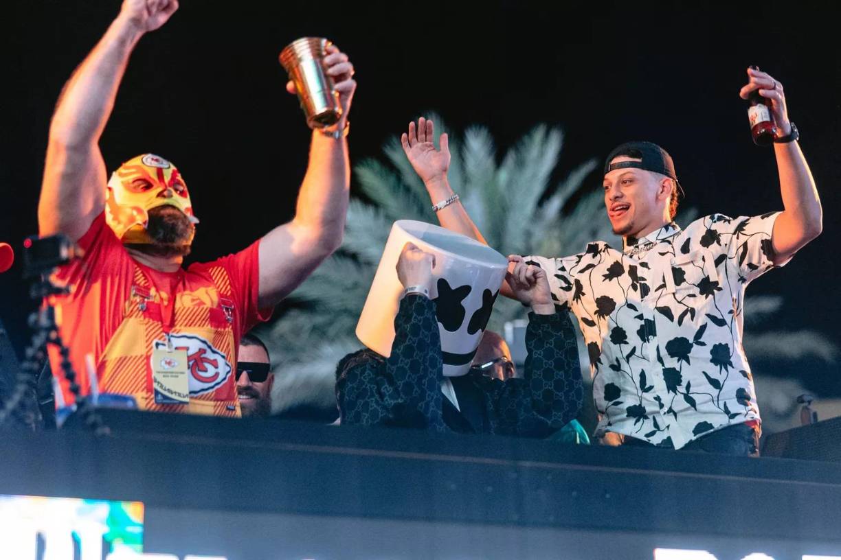 Jason Kelce, Marshmello y Patrick Mahomes gozaron la fiesta de principio a fin, cantaron, bailaron y brindaron por todo lo alto.
