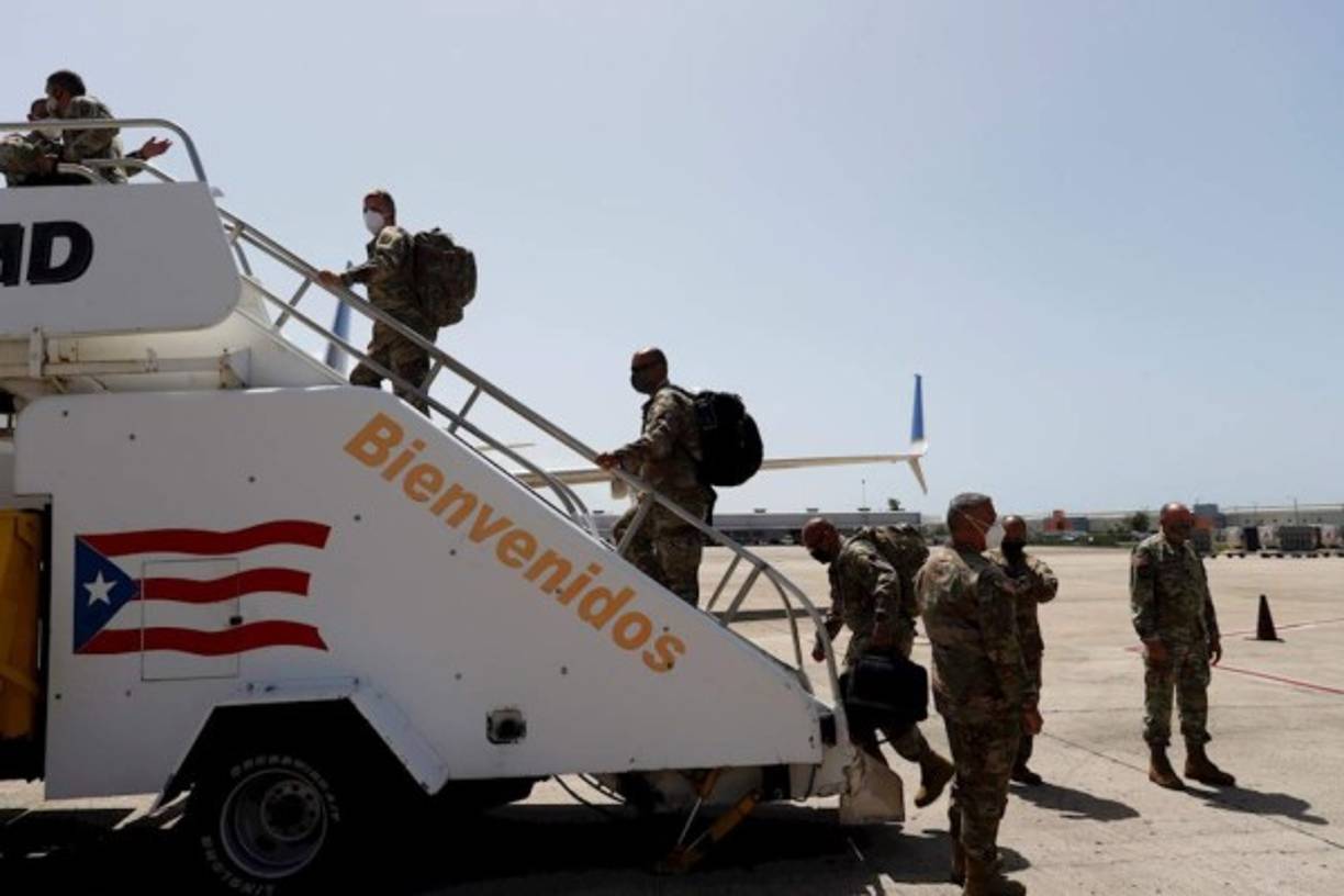 Este lunes salió de Puerto Rico un grupo de 66 soldados de la Guardia Nacional que en los próximos días llegará a Honduras para cooperar en labores de seguridad en este país. Fotos: EFE