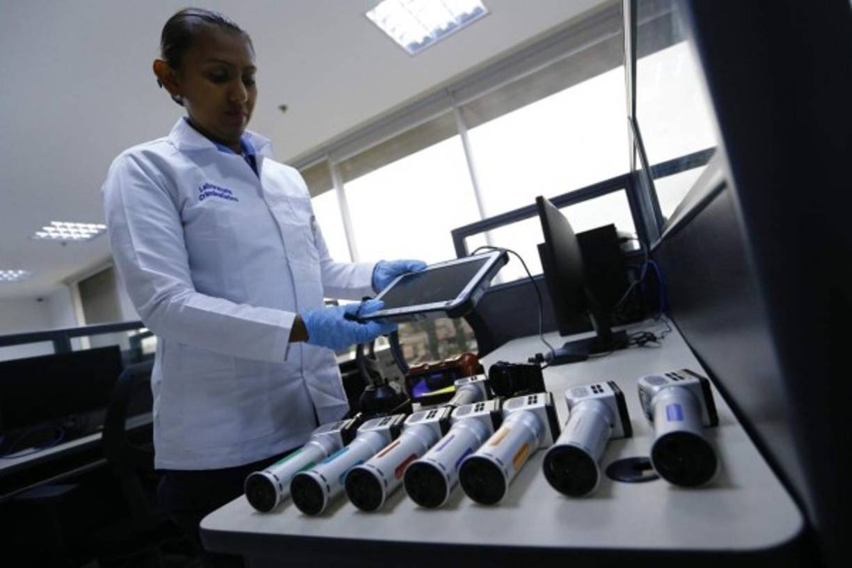 Con el apoyo de los laboratorios de criminalística, la DPI podrá proporcionar elementos probatorios, gestionar y constatar la existencia de un hecho punible, identificar a victimas y responsables en menos tiempo; así como determinar el grado de participación y responsabilidad de los mismos.