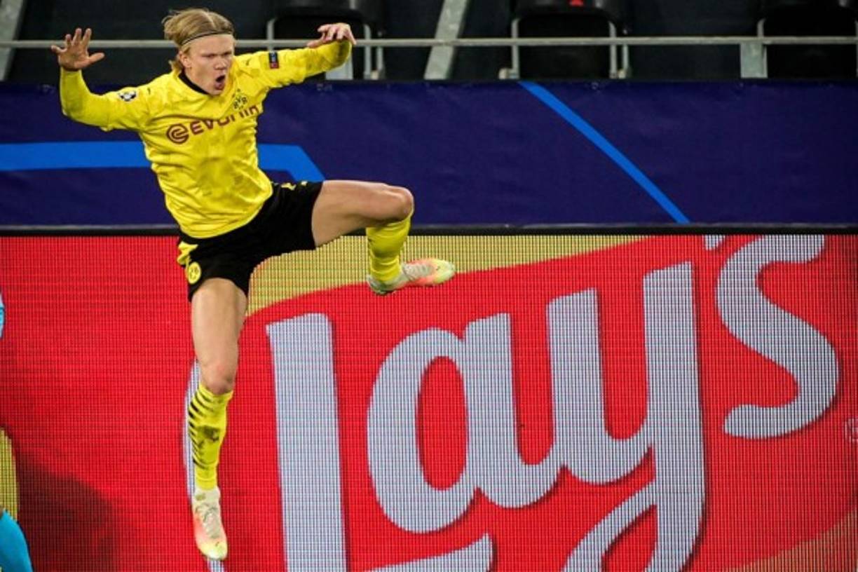 El problema del noruego es su precio, que podría ser superior a los 100 millones de euros. Por tal razón en el Barcelona han decidido vender inclusive a cinco futbolistas de su plantilla para poder fichar a Erling Haaland. Foto EFE.