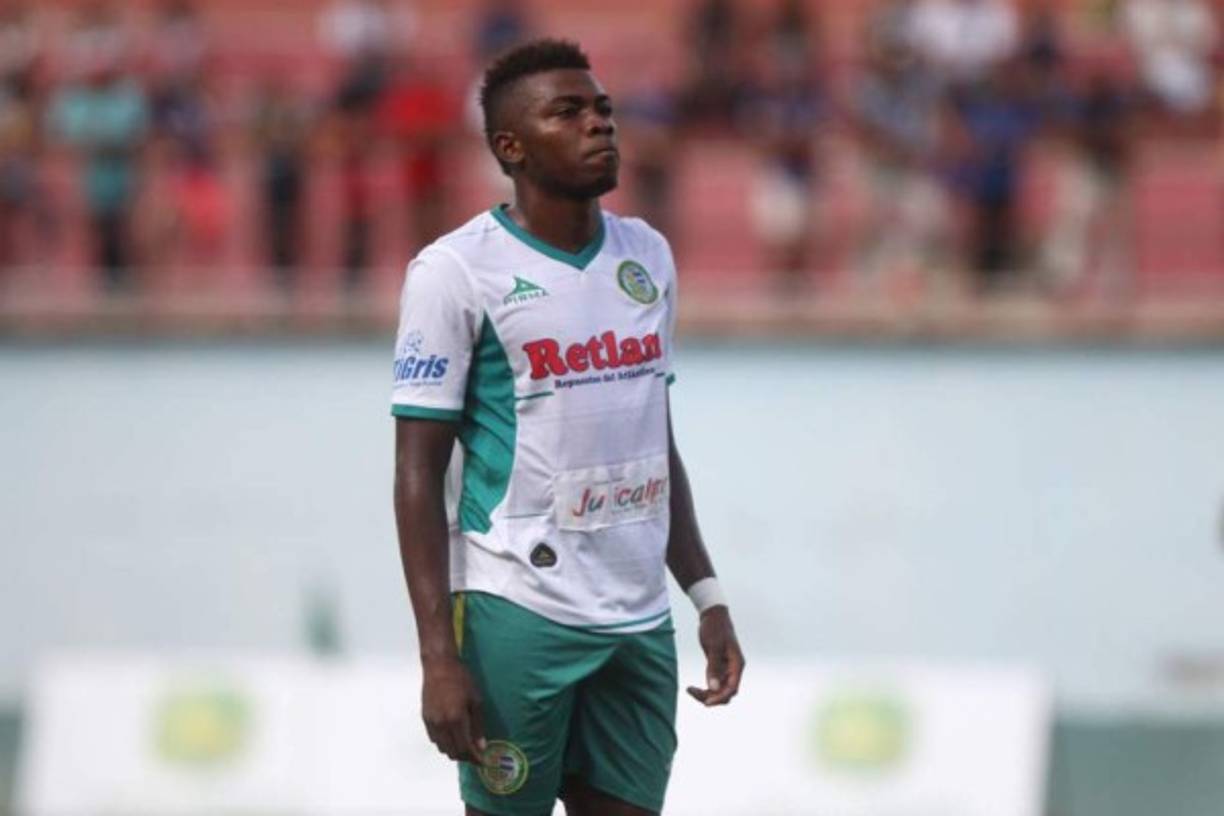 Elmer Güity es el lateral izquierdo titular del Juticalpa FC, con apenas 21 años. Su ficha pertenece al Olimpia.