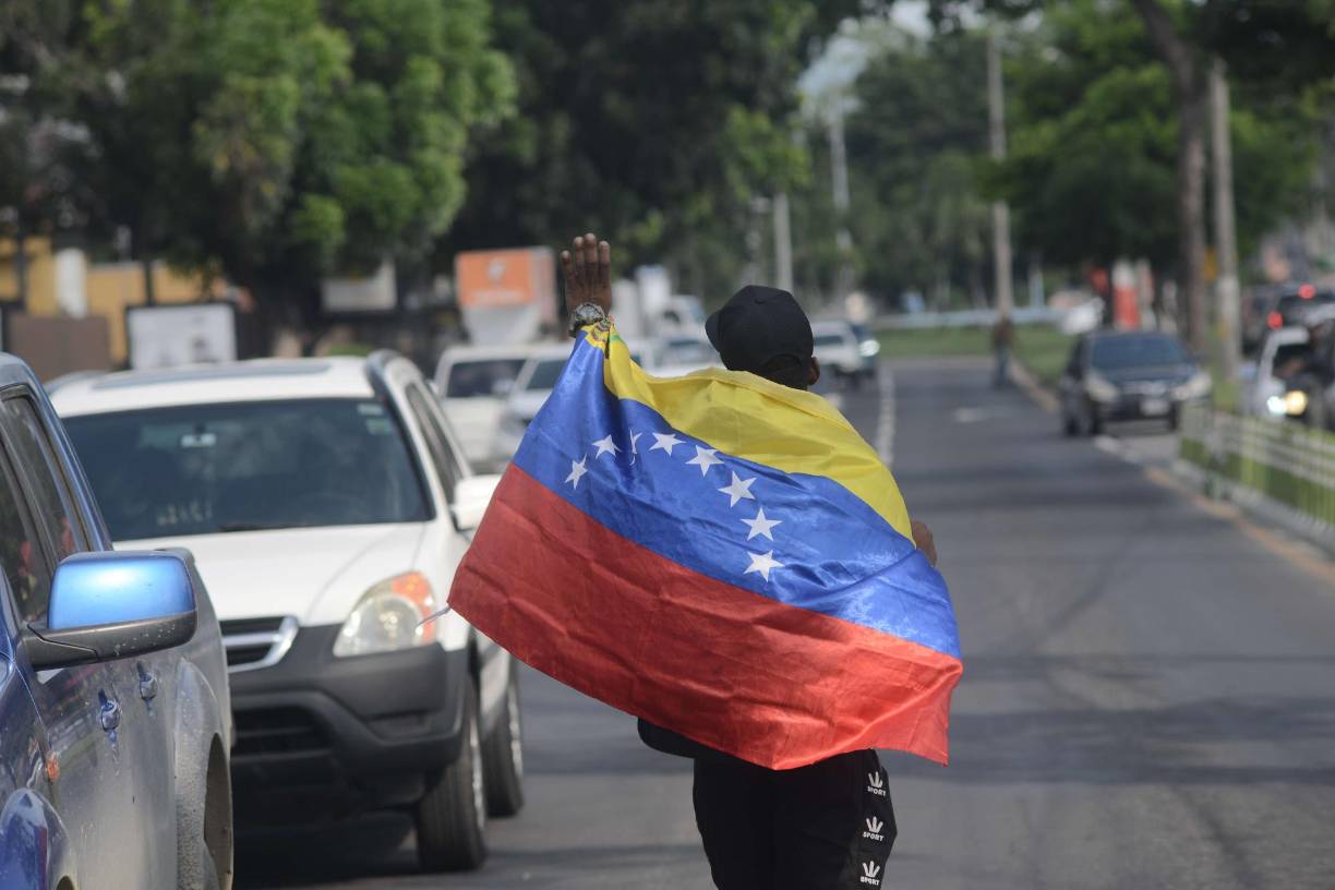 Apenas estaba terminando el colegio y ya pensaba estudiar enfermería en la universidad. Junto al que ha sido su novio por más de cinco años tomó la decisión de dejar atrás su país y montarse a la ola migratoria que ha estremecido a su tierra en lo que va de este año.