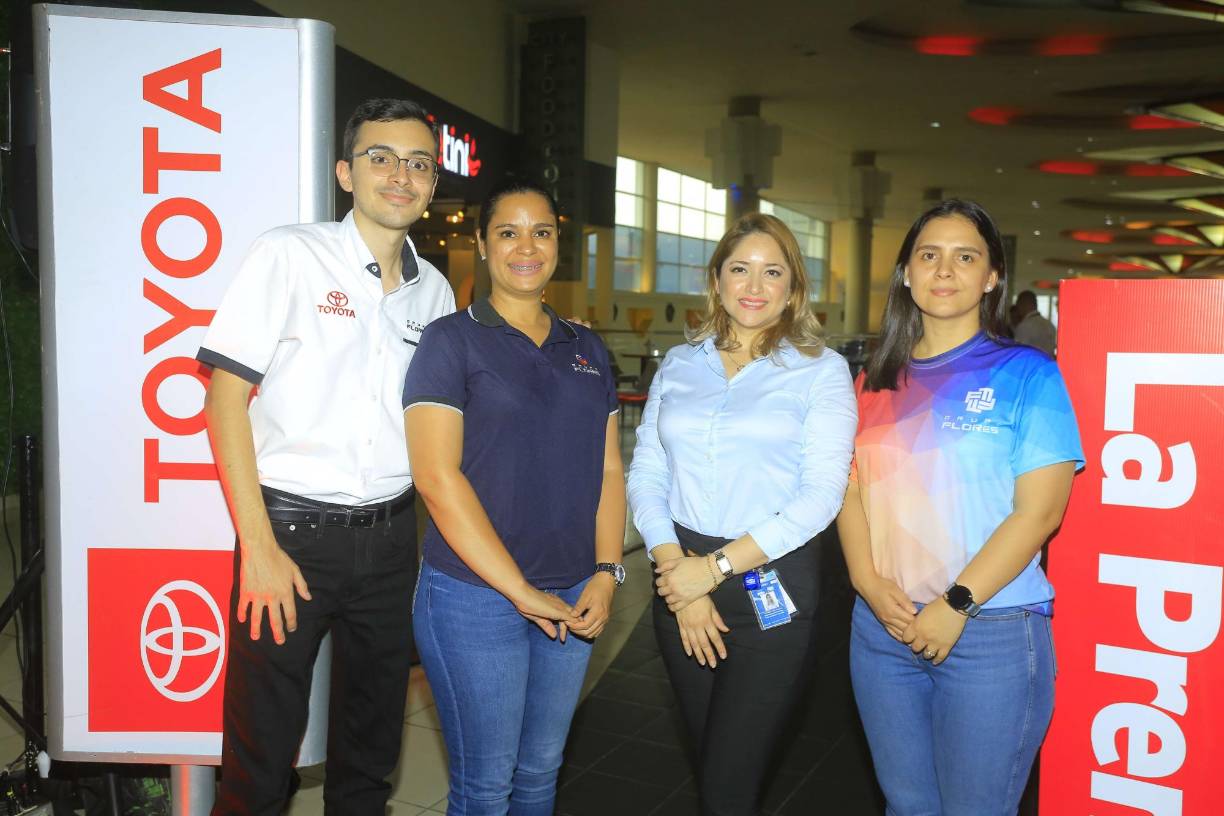 Juan José Kafati, Evelyn Brown, Gisell Marín y Joselyne Alvarado