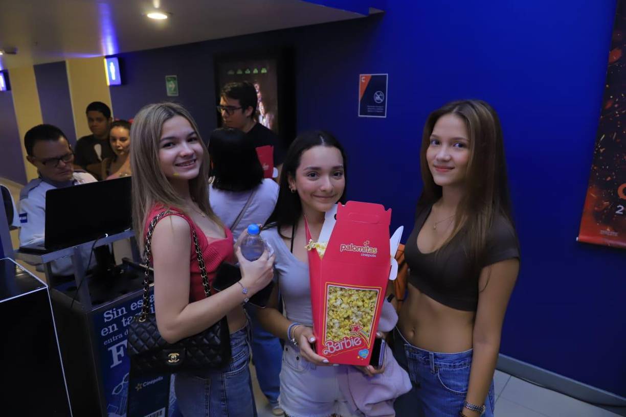 Margot Robbie no solo encarna a la “estereotípica” muñeca de pelo rubio y ojos azules en “Barbie” sino que además es la productora de la película.