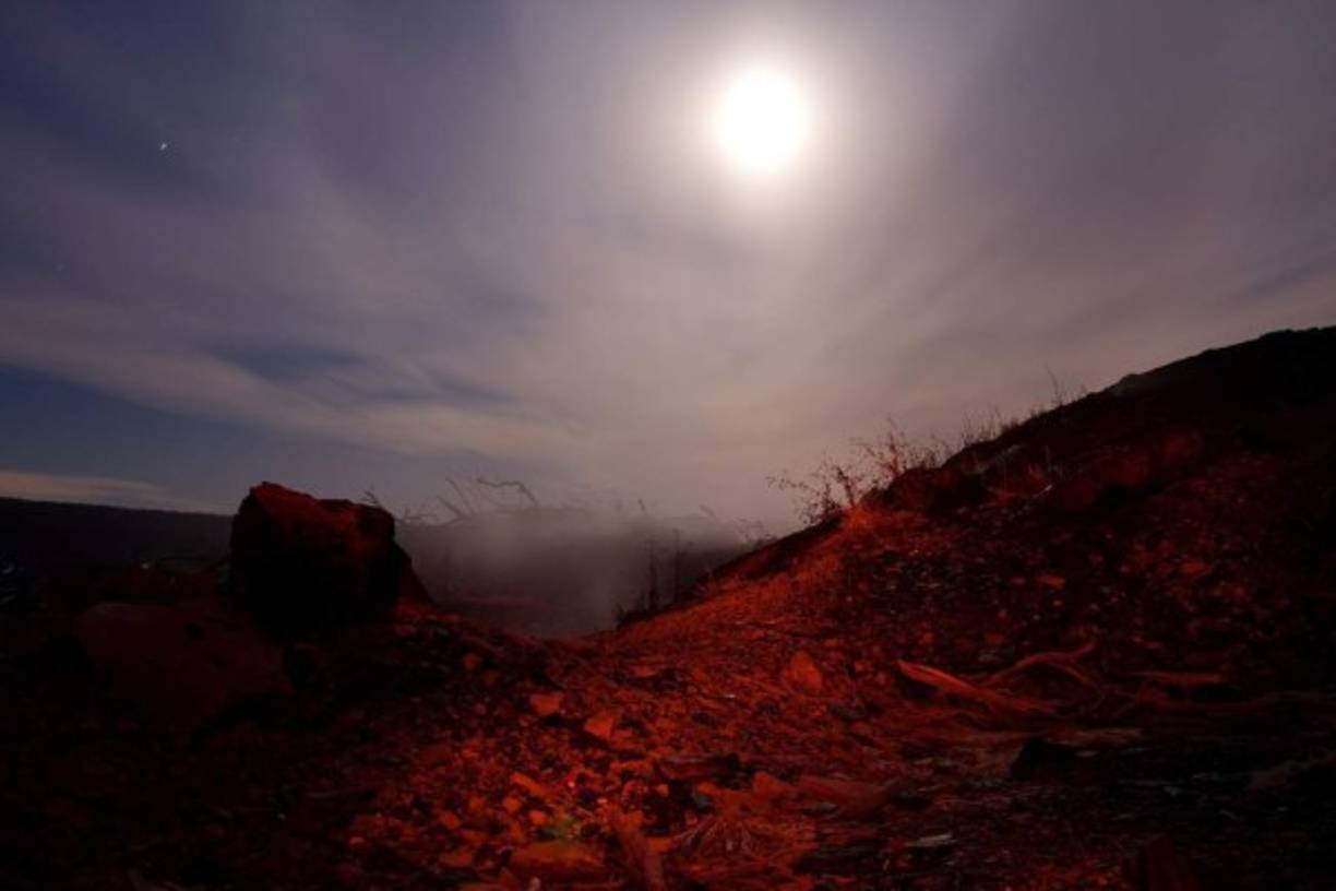 La ciudad fantasma Centralia, Estados Unidos. <br/>En 1962 sucedió un accidente que convirtió esta ciudad en algo similar a Silent Hill (por cierto, ahí fueron grabadas algunas escenas de esta película). <br/><br/>Los bomberos quemaban la basura en una fosa abandonada de la mina. Las llamas saltaron a las capas de carbón y empezó un incendio subterráneo que continúa hasta hoy en día. Pero ni siquiera esto detiene a los amantes del turismo extremo, fotógrafos y periodistas.<br/>