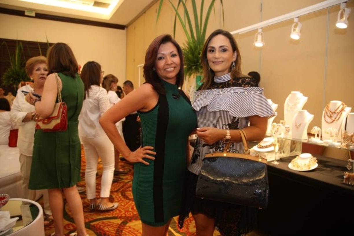 Marna Schmidt y Vanessa Rojas.