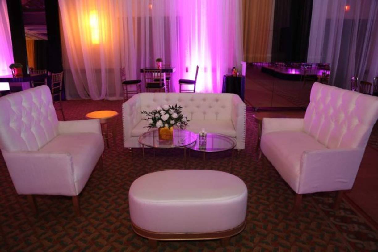 Salas imperio en fino shantung satinado.