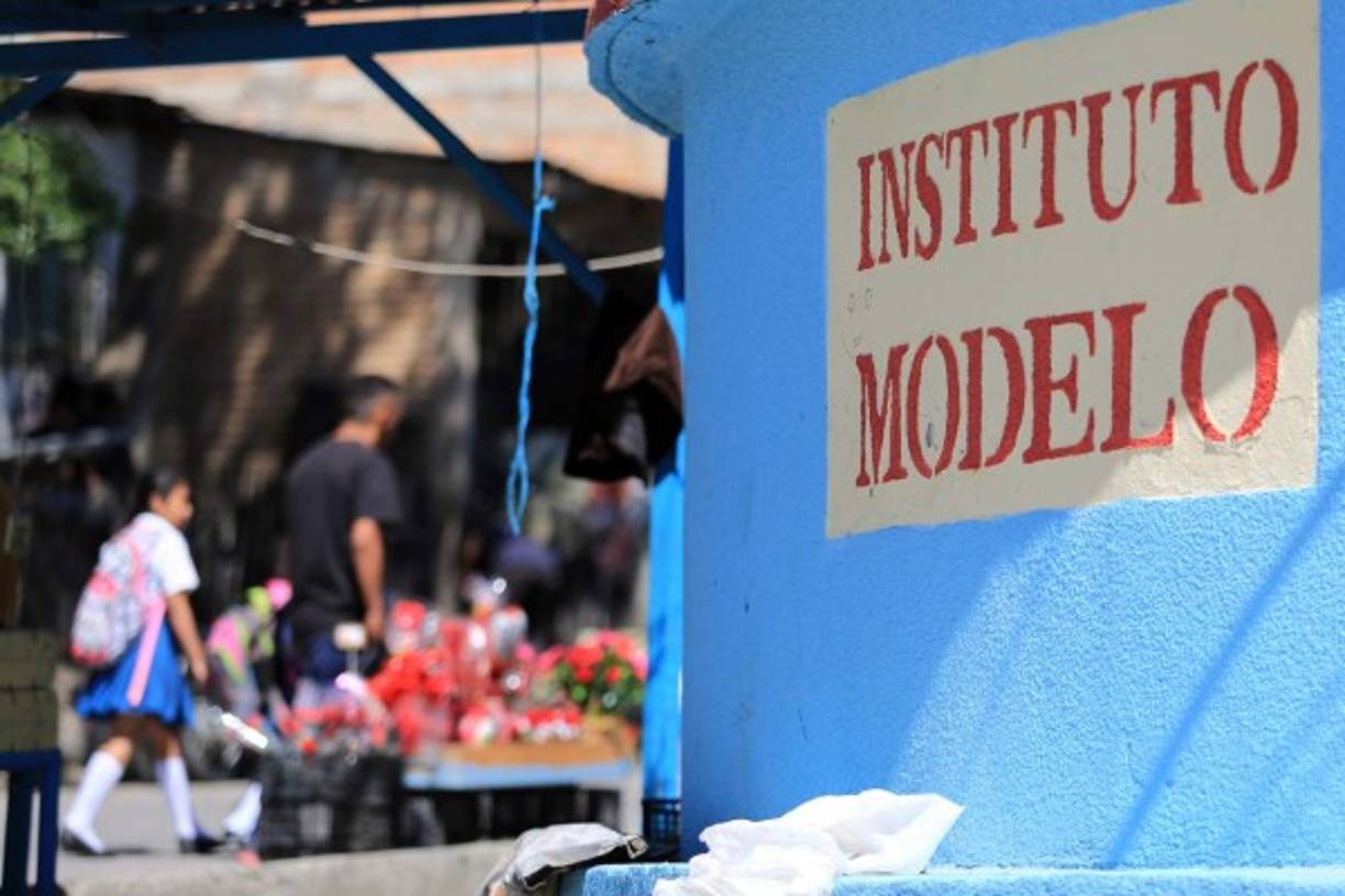 Las autoridades de la institución piden a los alumnos y padres de familia estar pendiente de un nuevo aviso.