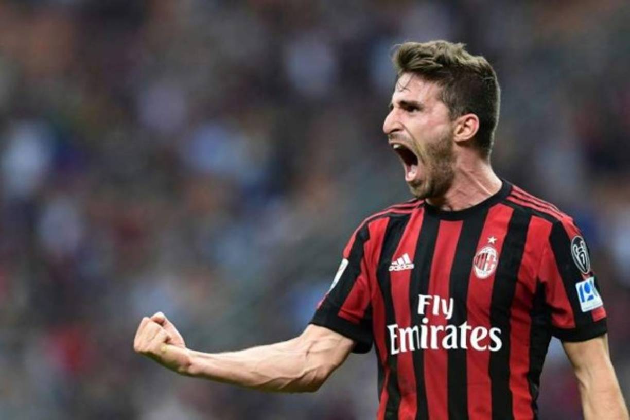 El futuro de Fabio Borini podría estar en China. Todo apunta a que el el futbolista podría firmar un contrato de tres años a razón de cinco millones de euros por cada temporada. Los italianos piden quince millones por su jugador pero la oferta del equipo chino se queda en siete millones y medio.