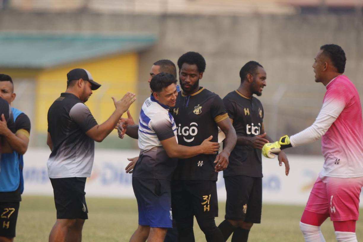 En el transcurso de esta semana, Jhon Jairo López, técnico “arrocero”, confesó que el equipo había contratado un pastor evangélico y un psicólogo para ayudar a su club en el tramo final del certamen liguero.