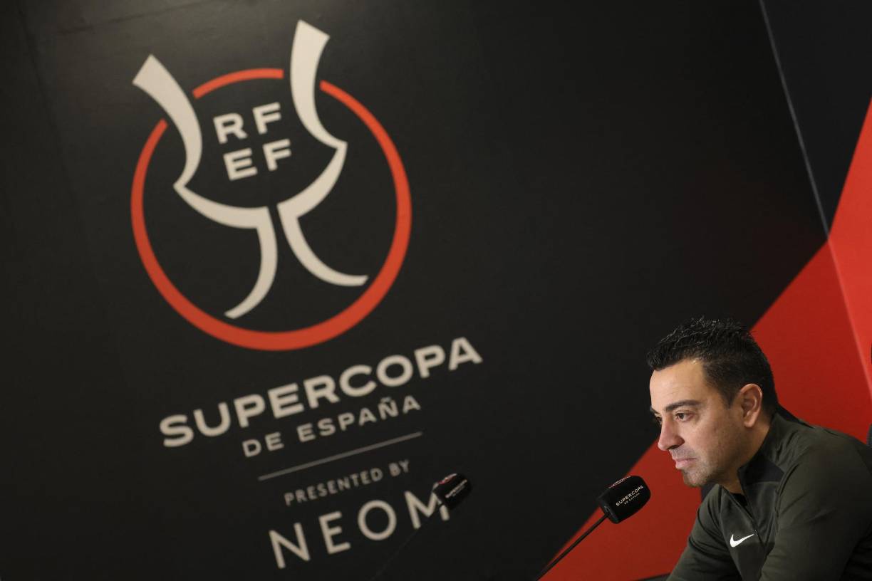 “Tenemos que intentar hacer un gran partido, imponer nuestra personalidad, nuestro modo de juego y dominar la pelota”, afirmó <b>Xavi</b> en la rueda de prensa previa al encuentro en el estadio Al-Awwal de Riad, donde se celebrará la final. Este sería su 11 titular. 