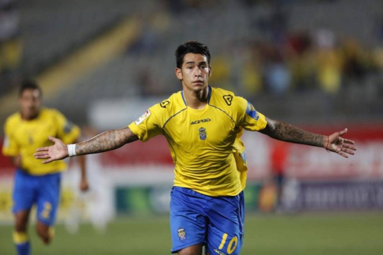 Sergio Araujo ha viajado a Grecia para formalizar los últimos trámites de un nuevo préstamo al AEK de Atenas, equipo con el que disputó la segunda mitad de la pasada temporada también en calidad de cedido por la Unión Deportiva.