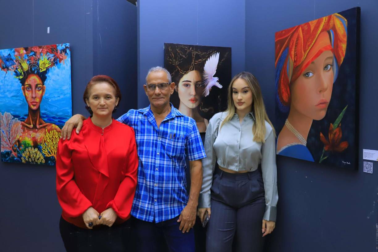 Dunia, José Salvador y Dulce Espaillat