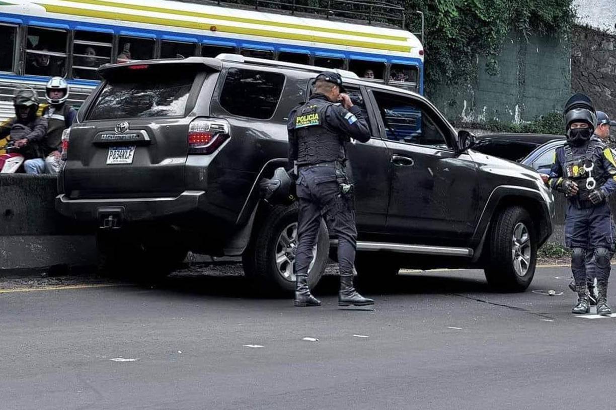 De acuerdo con el relato de testigos, la pareja fue atacada luego de haber sostenido una discusión dentro de una discoteca. 