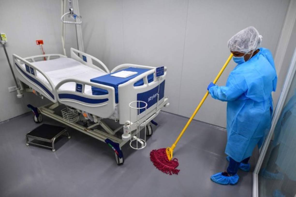 Por su parte, la Ministra de Salud, Rosario Turner, posteó también en su cuenta de twitter: ¡El Hospital Integrado Panamá Solidario es una realidad! Este hospital nos permitirá seguir salvando vidas, y será un modelo de lo que debe ser el sistema sanitario, eficaz y eficiente con la calidad humana que merecen todos los panameños.<br/><br/>El Hospital dispondrá de 100 camas y todos los equipos médicos necesarios para que las personas con Covid-19 en estado crítico, logren superar esta enfermedad.