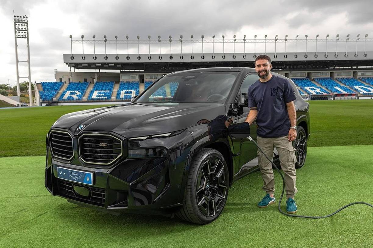Dani Carvajal - BMW XM (653 CV, con un precio de 179.900 euros).