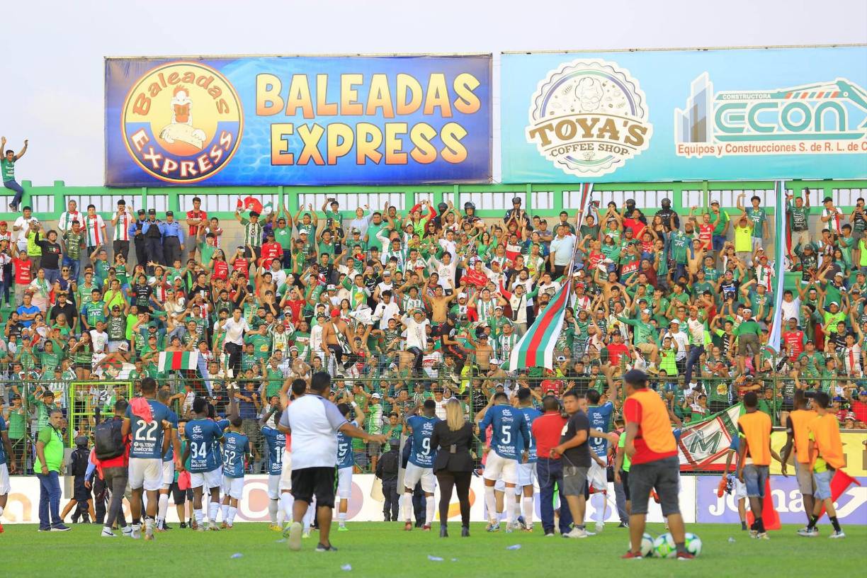 Tras el pitazo final, la euforia fue evidente en toda la plantilla del Marathón.