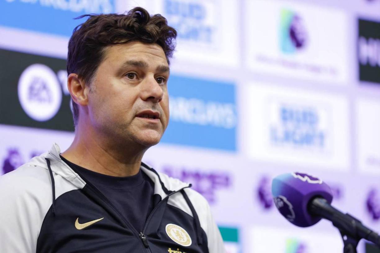 “Necesitamos al menos un portero y un jugador ofensivo”, ha declarado el entrenador del Chelsea, Pochettino en rueda de prensa. Según Fabrizio Romano, el portero será Petrovic, que saldrá del New England de la MLS por 16 millones de euros. 