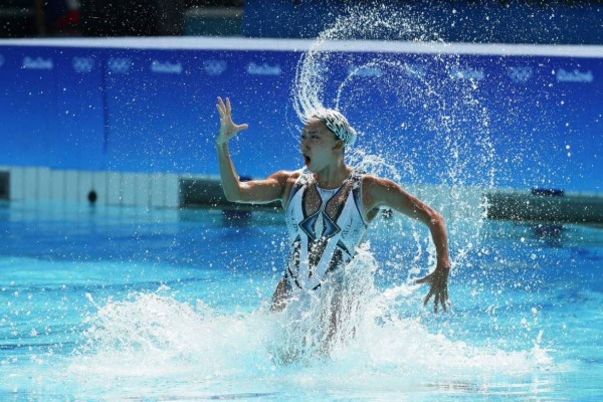 Milwaukee, WI - NOVEMBER 19: Red Panda performs during halftime of the game of the Milwaukee Bucks and Golden State Warriors on November 19, 2016 at the BMO Harris Bradley Center in Milwaukee, Wisconsin. NOTE TO USER: User expressly acknowledges and agrees that, by downloading and or using this photograph, user is consenting to the terms and conditions of the Getty Images License Agreement. Mandatory Copyright Notice: Copyright 2016 NBAE Gary Dineen/NBAE via Getty Images/AFP