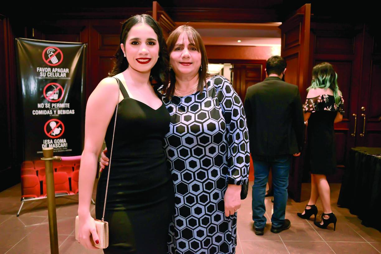 Christine Canahuati y Soreya de Canahuati