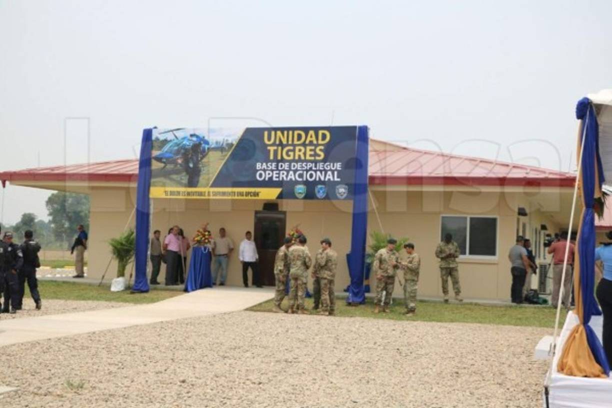 En el evento estuvo presente la Embajadora de los Estados Unidos en Honduras, Heide Fulton, quien compartió junto al presidente Hernández.<br/>