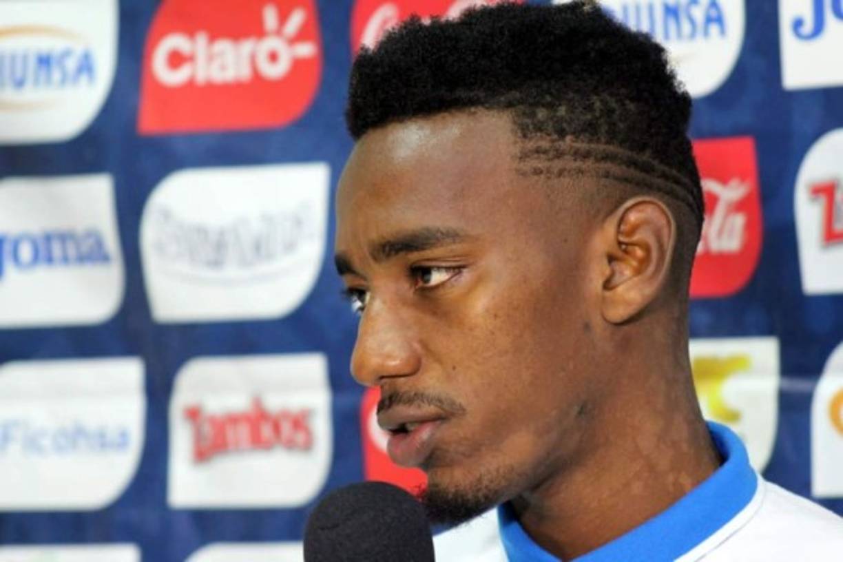 Bryan Róchez - El joven delantero de 24 años está siendo protagonista en la Liga de Portugal marcando goles con el CD Nacional.