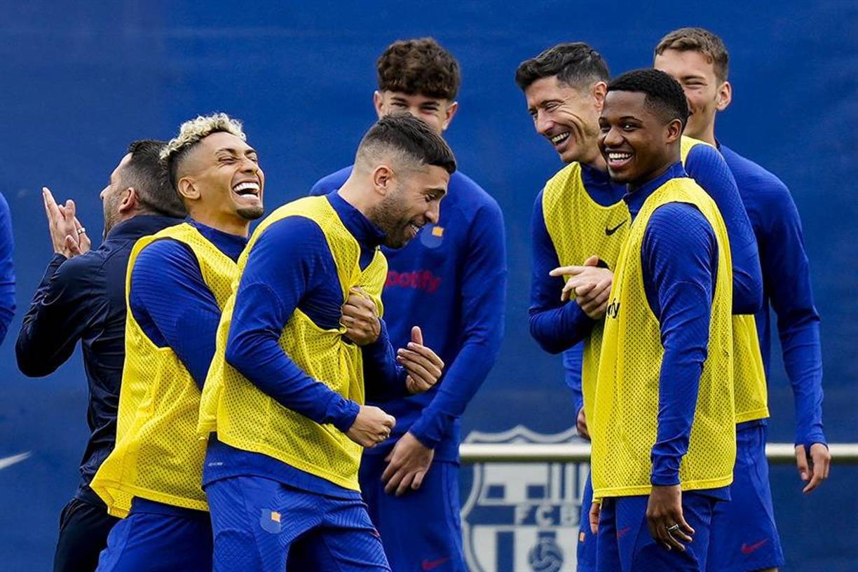 El FC Barcelona busca liquidar al Real Madrid en la Liga de España y dejarlo sin esperanzas de obtener el título en el torneo local.