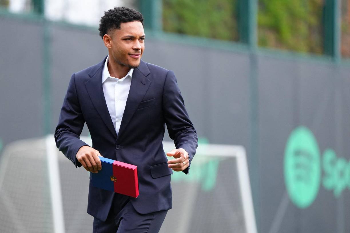 ‘Tigrinho’ es el cuadragésimo séptimo brasileño en la historia del Barça y el decimoquinto delantero. La década de los noventa del siglo pasado fue una etapa dorada para los atacantes procedentes de este país, con la aparición de Ronaldo Nazario, Rivaldo o Romario.