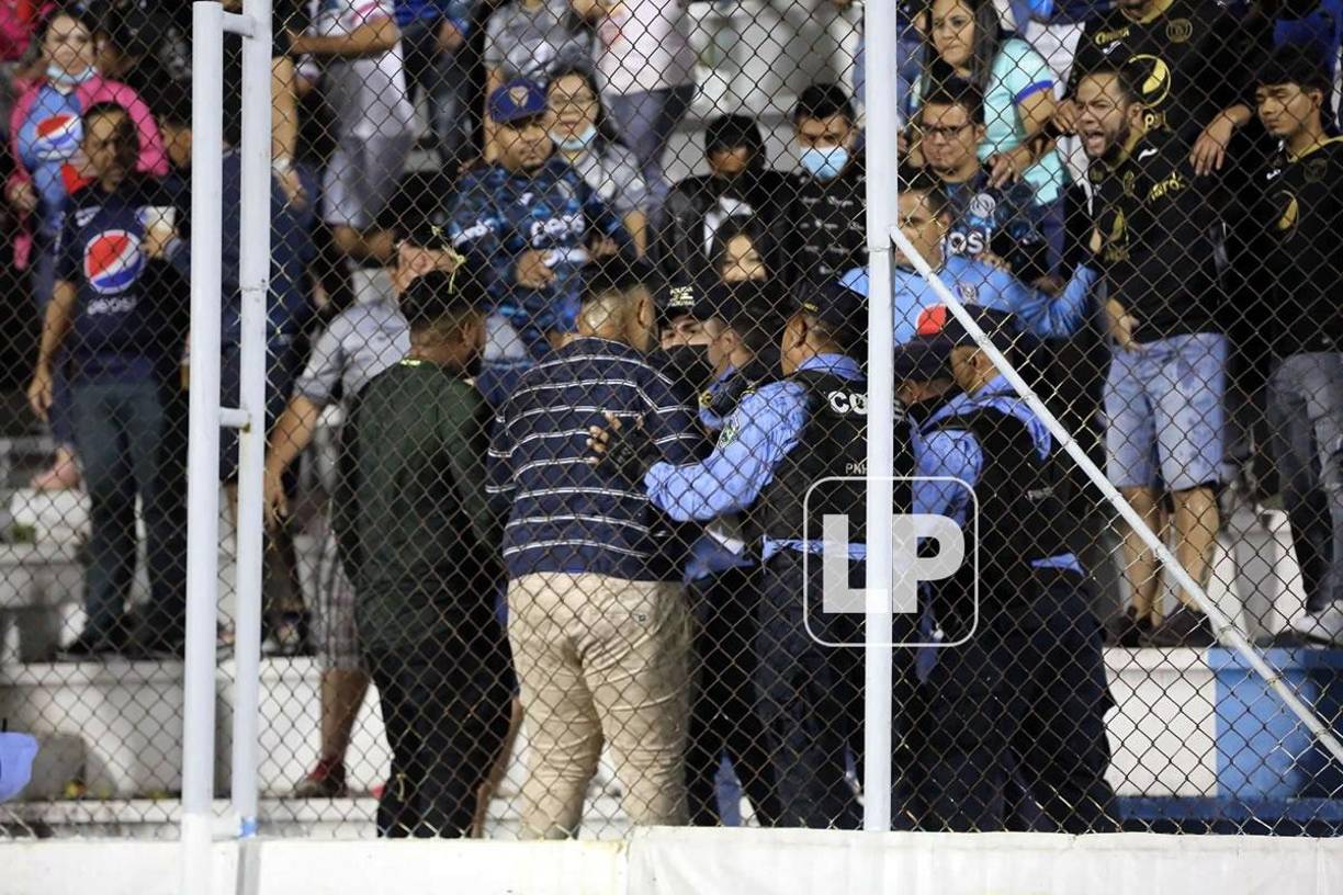 La Policía Nacional tuvo que intervenir para poner orden entre los aficionados motagüenses.