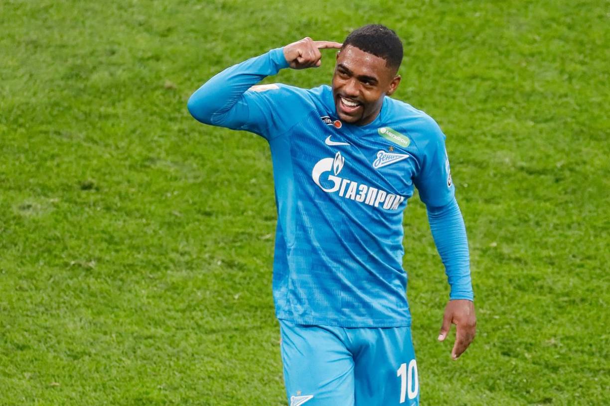 Serguéi Semak, entrenador del Zenit de San Petersburgo, ha dicho sobre el brasileño Malcom: “No se ha recibido ninguna oferta oficial por Malcom, pero hay interés del Paris Saint-Germain, he hablado con Malcom y estamos esperando una oferta formal, y si llega la consideraremos”.