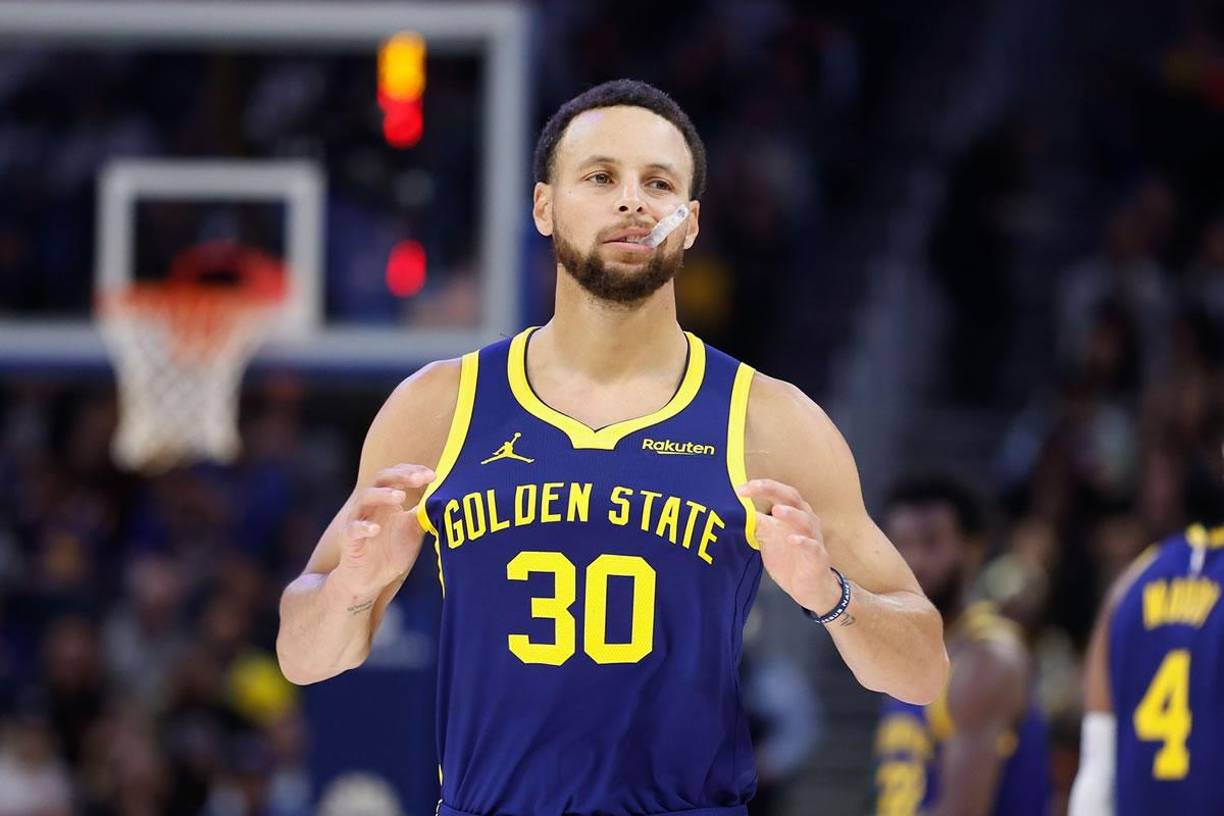 14. Stephen Curry (baloncesto) - Cuatro veces campeón de la NBA, 10 veces All-Star y líder de la historia en triples anotados con 3747 en la NBA.