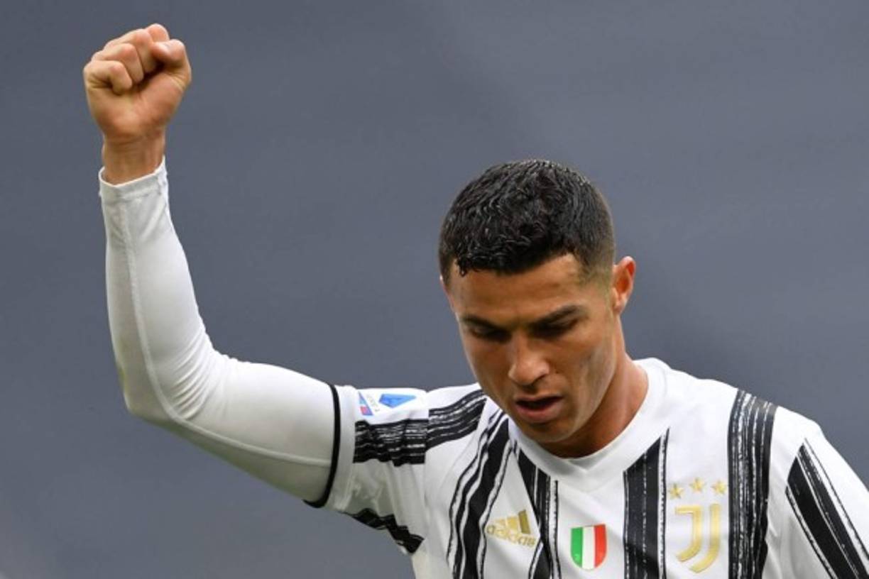 Cristiano Ronaldo: El agente del delantero portugués de la Juventus, Jorge Mendes, ha dejado claro que el atacante no se va a marchar este verano al Sporting Clube de Portugal, como es deseo de su madre Dolores Aveiro. 'Por el momento, sus planes de carrera no pasan por Portugal”, ha dicho al diario Record. Foto AFP.