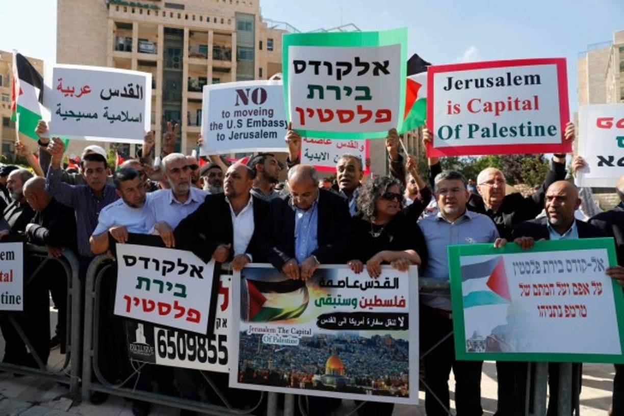 Protestas más organizadas y civilizadas también tuvieron lugar.