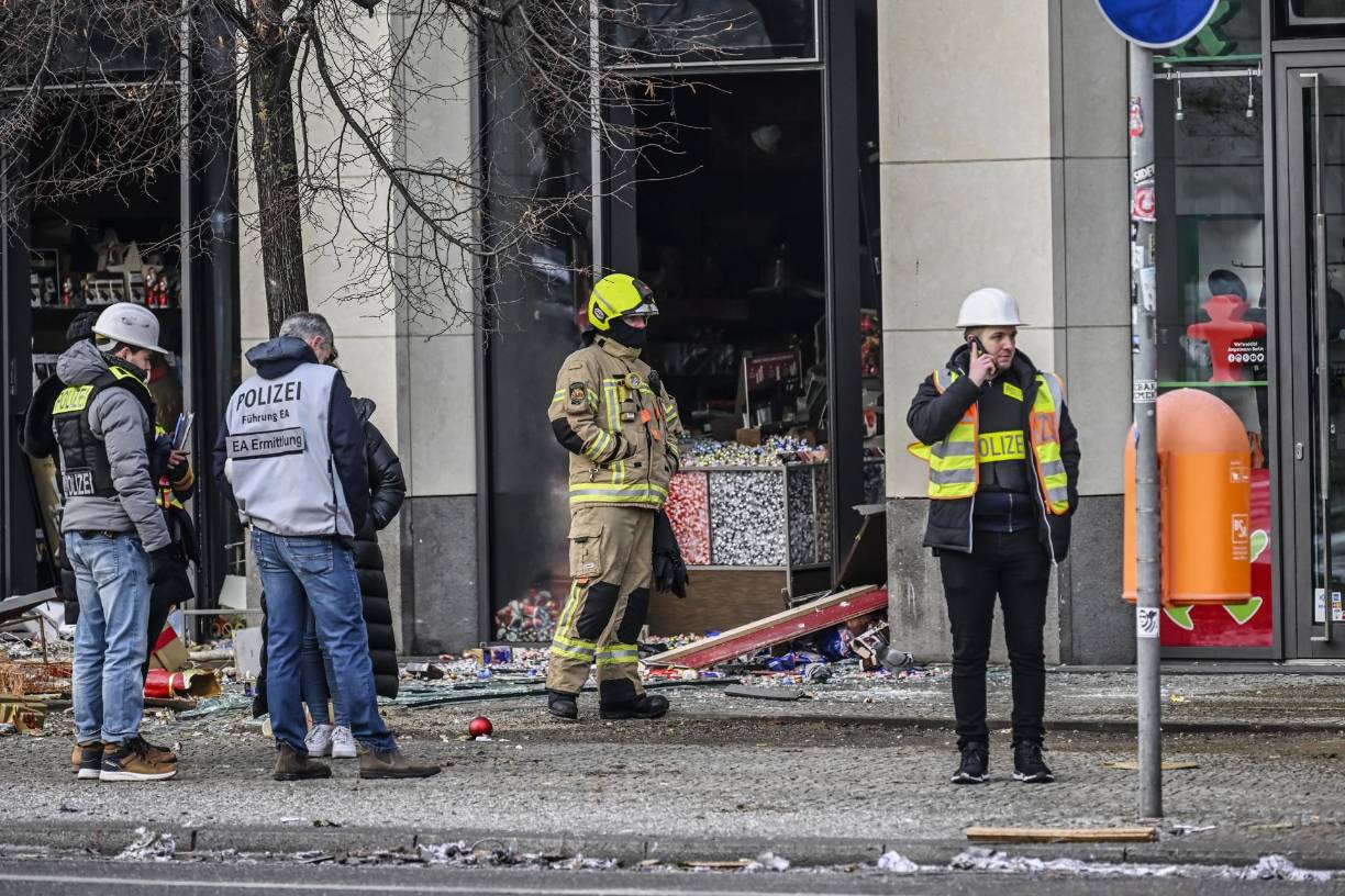 El acuario Sea Life, situado en las proximidades, “permanecerá cerrado hasta nuevo aviso”, indicó Marcel Kloos, director regional de su casa matriz, Merlin Entertainments.