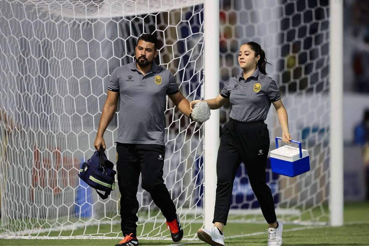 ¡Qué bonita! Alejandra Sofía López es la linda fisioterapeuta que tiene el Real España en la Liga Nacional de Honduras.